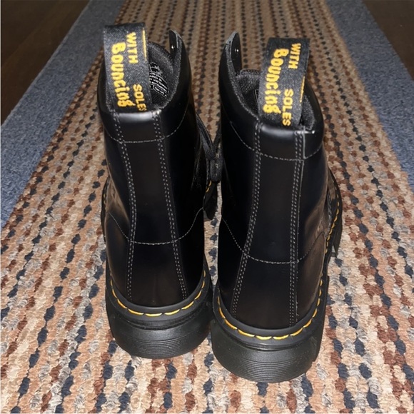 Women's New Dr. Martens Air Wair Combat Boots Size 8 Y2K Goth Punk Streetwear - Picture 3 of 9